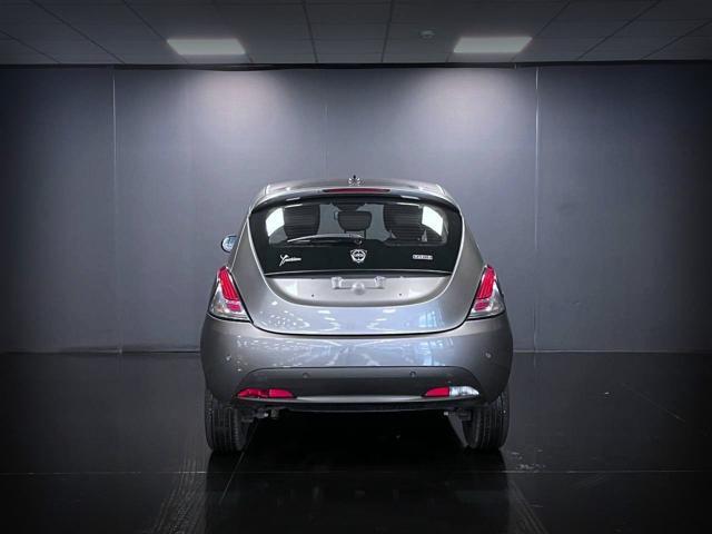 LANCIA Ypsilon 1.0 FireFly 5 porte S&S Hybrid Ecochic Silver