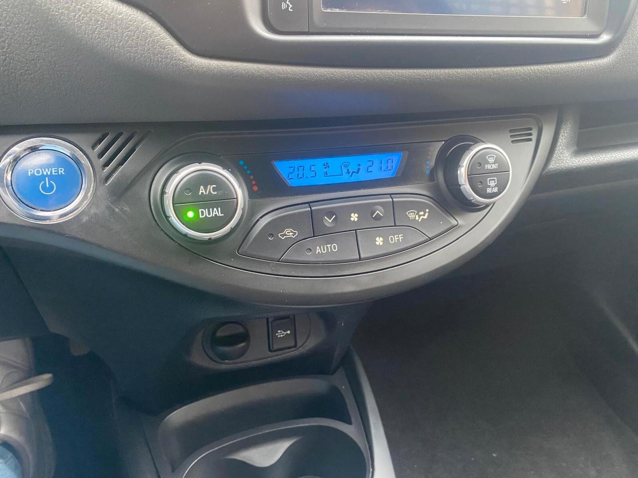 Toyota Yaris 1.5 Hybrid Active Plus CAMBIO AUTOM. - OK NEOP - GARANZIA 12 MESI