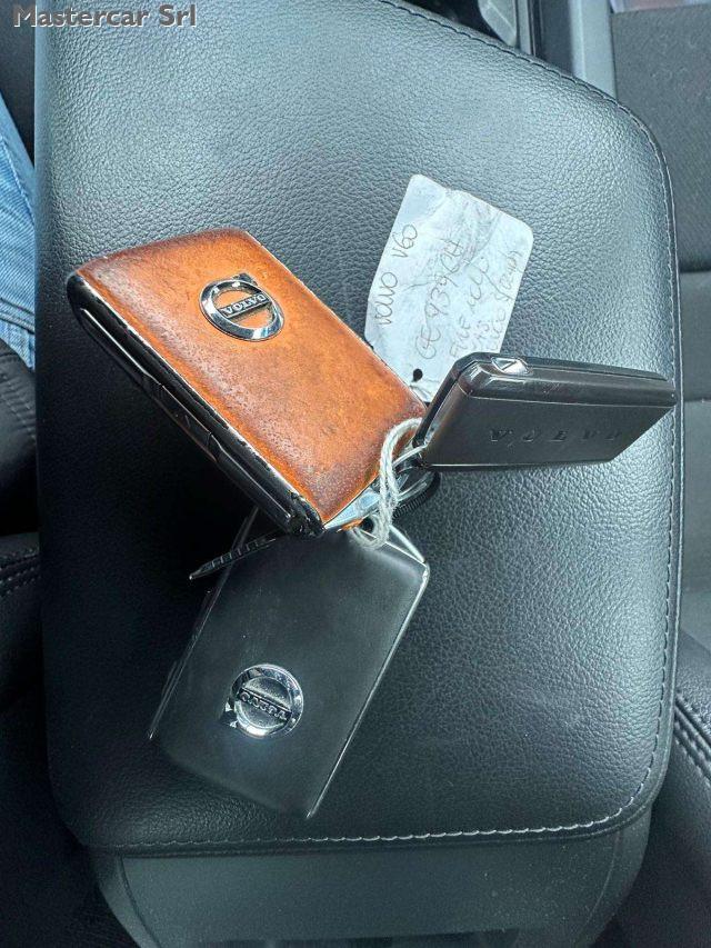 VOLVO V60 Cross Country V60 Cross 2.0 b4 Business Pro awd auto - GE939CH