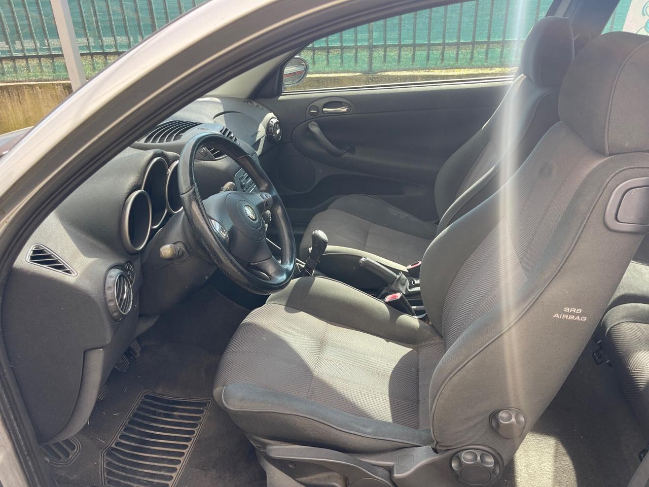 Alfa Romeo 147 1.6i benzina T- Spark neopatentati