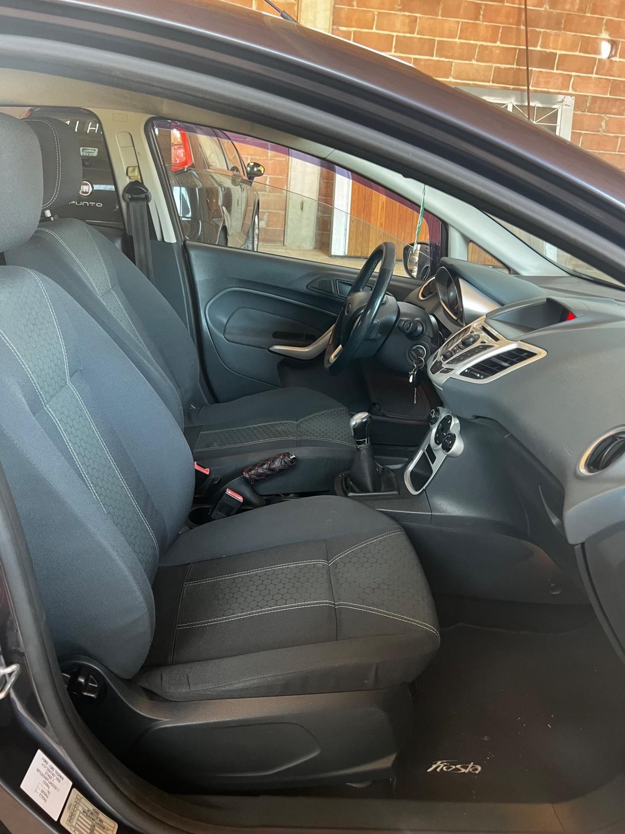 Ford Fiesta 1.4 5 porte Bz.- GPL Titanium