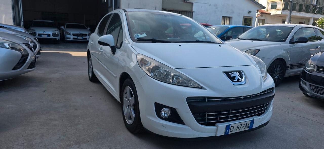 Peugeot 207 1.4 diesel 70CV 5p.ottima per nuovi patentati