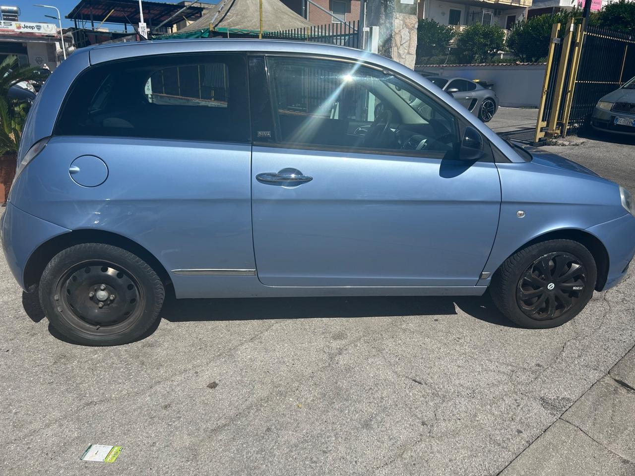 Lancia Ypsilon 1.2 69 CV Unyca