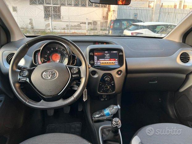 Toyota Aygo Toyota Aygo Connect 1.0 VVT-i 72CV 5 porte x-busin