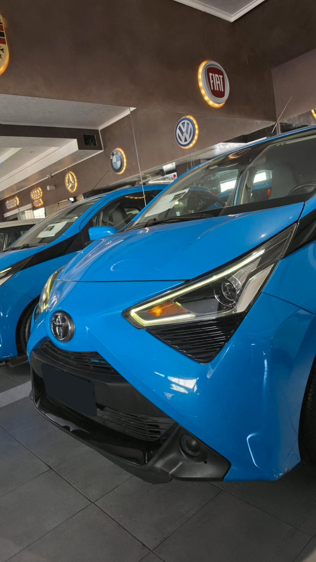 Toyota Aygo Connect 1.0 VVT-i 72 CV 5 porte x-clusiv