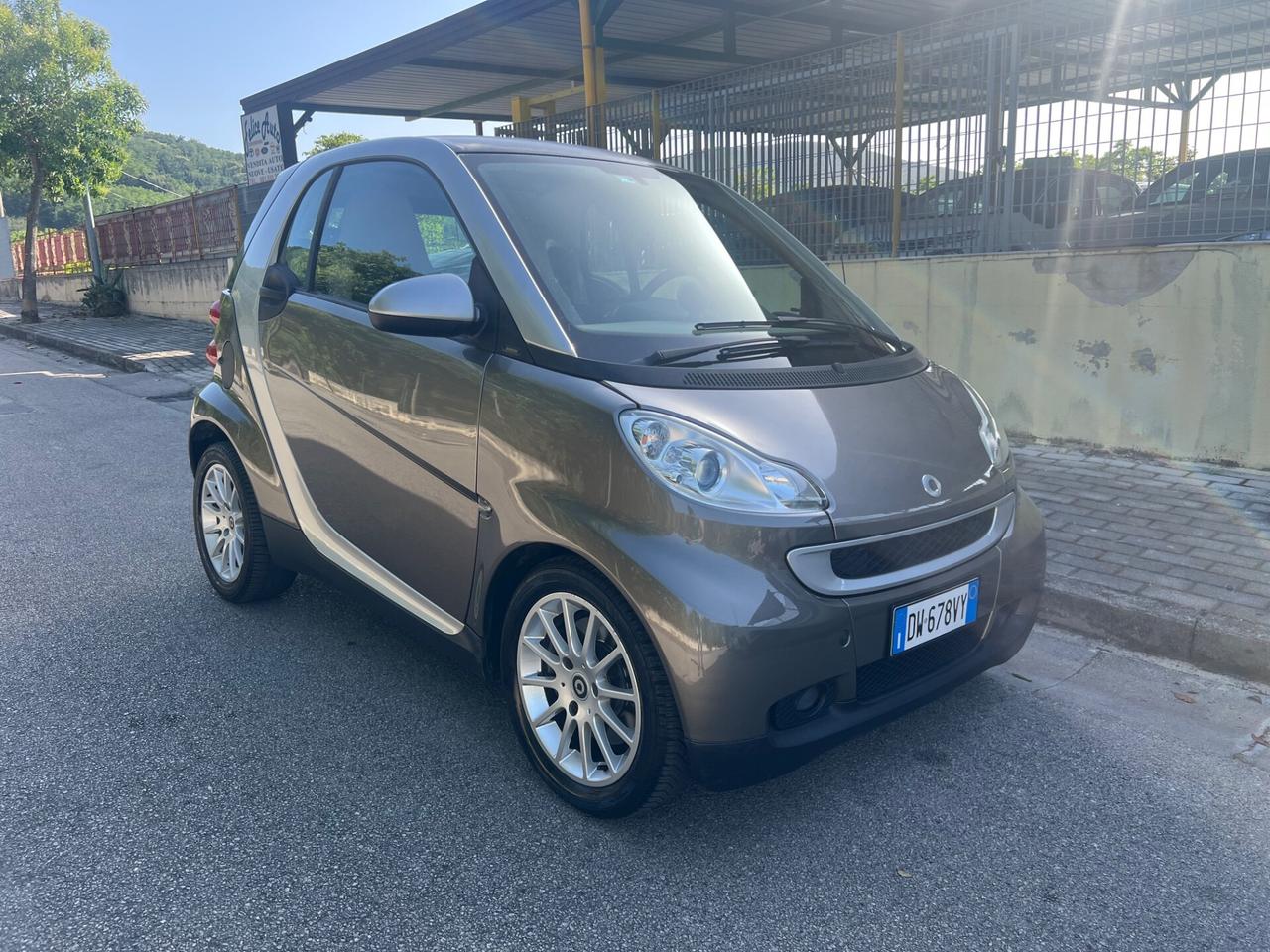 Smart ForTwo 1.0 benzina 71cv Mhd coupé pure