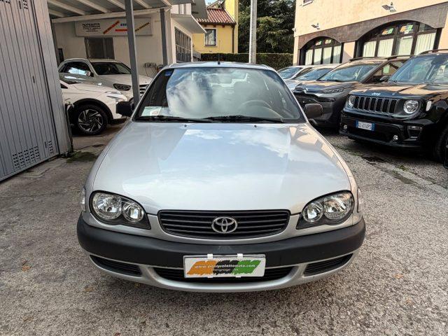 TOYOTA Corolla 1.4i 16V 5 porte Sol