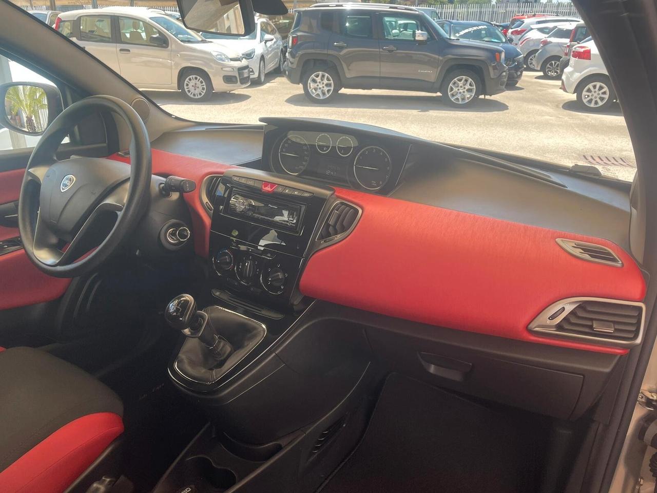 Lancia Ypsilon 0.9 TwinAir 85 CV 5 porte Metano Ecochic Gold