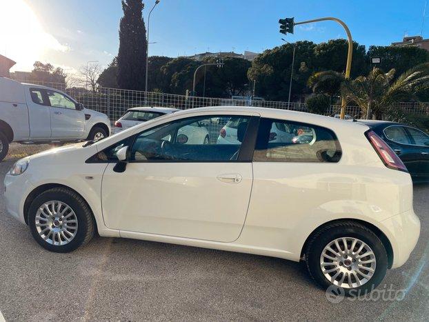 Fiat Punto 1.3 MJT 75CV 3 porte 5 posti OK NEOPATE