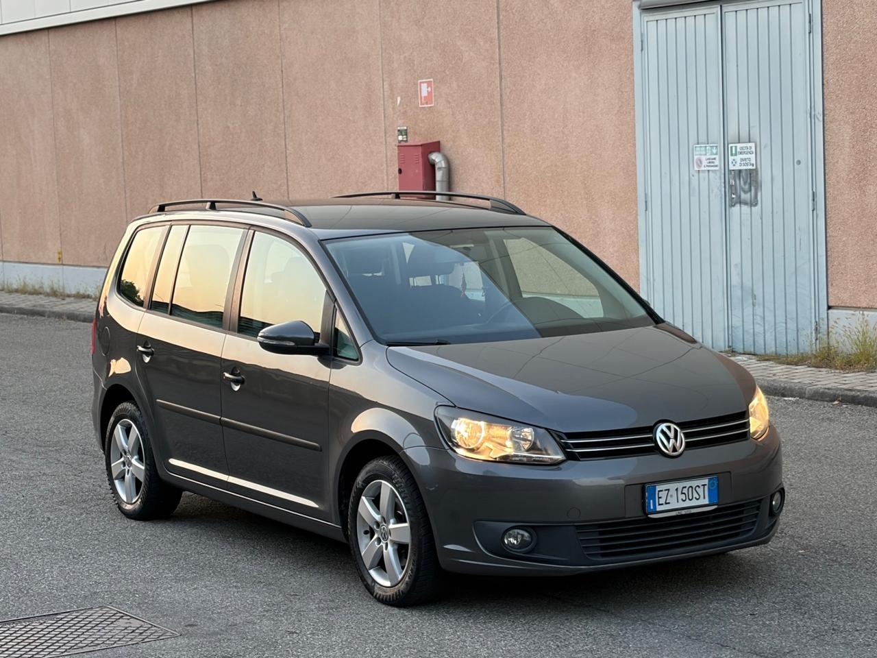 Vw TOURAN 1.6d 6 marce 7 posti anno 2013 pronta per viaggiare neopatentati