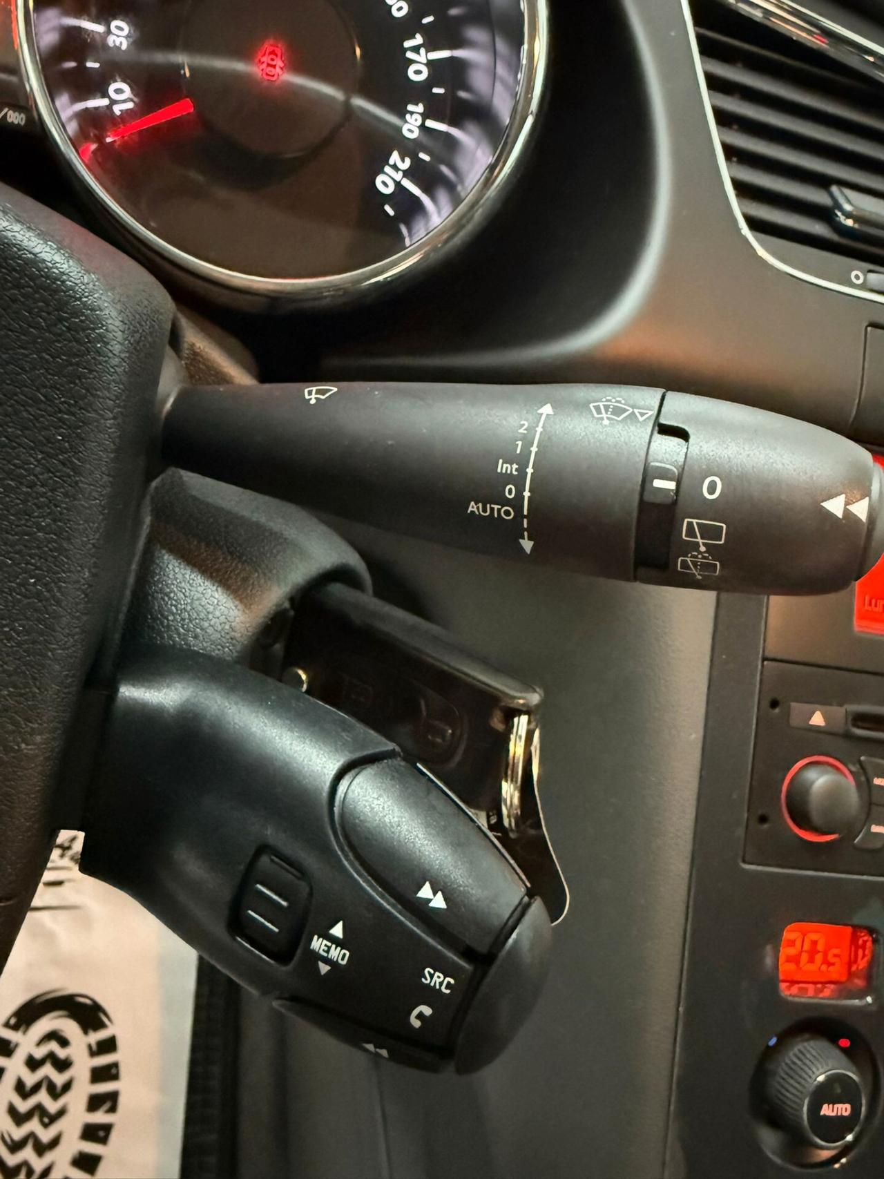 Peugeot 3008 1.6 HDi 115CV Allure