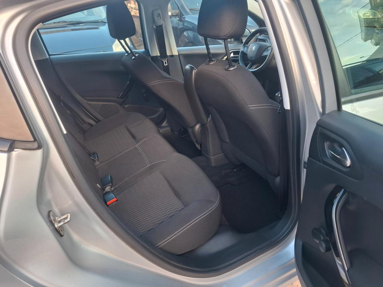 Peugeot 208 - 1.6 HDi Navi|Clima|Sensore 2017