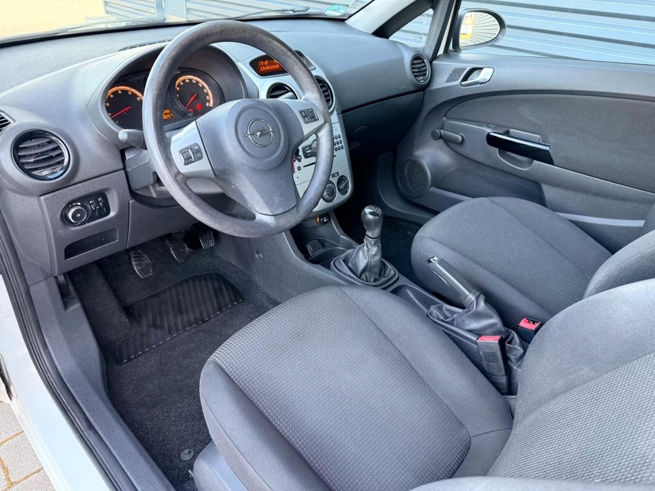 Opel Corsa 1.2 3 porte One ok neo patentati