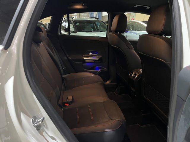 MERCEDES-BENZ GLA 200 d Autom. AMG Premium Plus LED MULTICOL/TELEC PARK