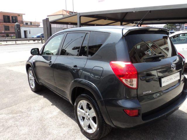 TOYOTA RAV 4 RAV4 2.2 D-4D 177 CV Luxury 4X4