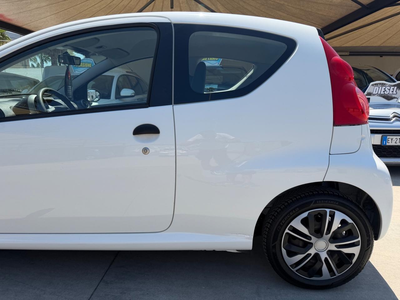 Peugeot 107 1.0 BENZINA 2012 - CLIMA, SERVOSTERZO