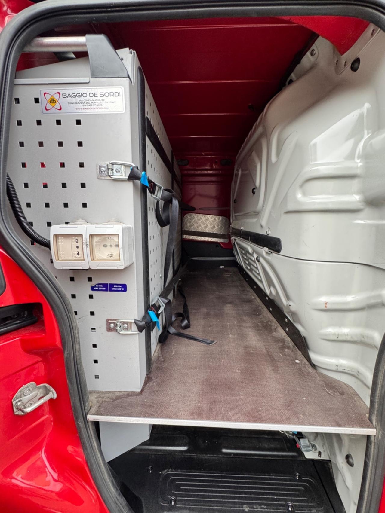 Fiat Fiorino 1.3 m-jet 95cv Adventure OFFICINA MOBILE