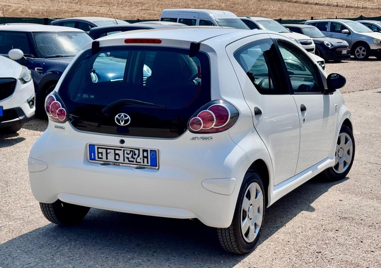 Toyota Aygo 1.0 12V VVT-i 5 porte Active Connect