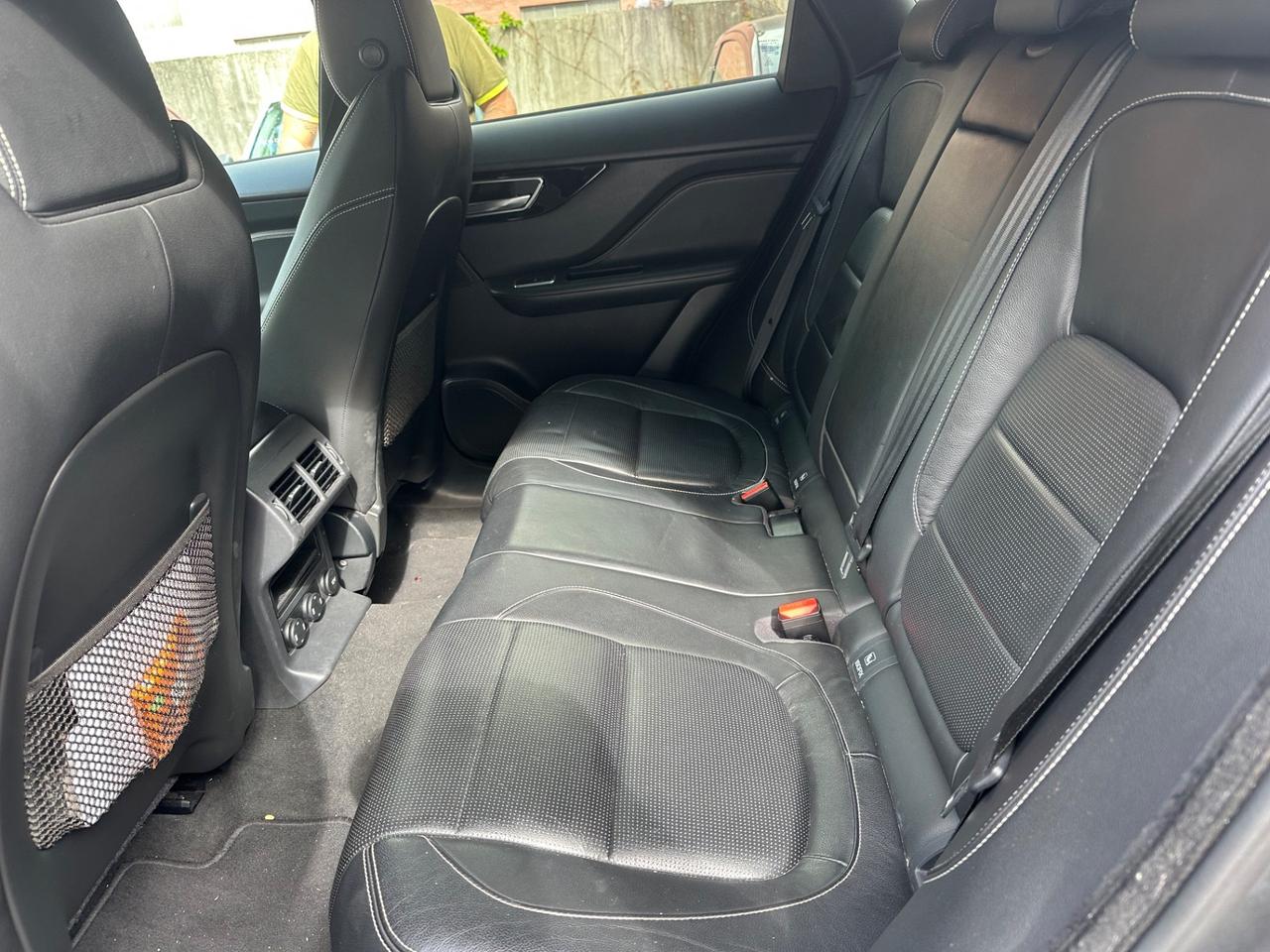 Jaguar F-Pace 2.0 D 180 CV AWD aut. R-Sport