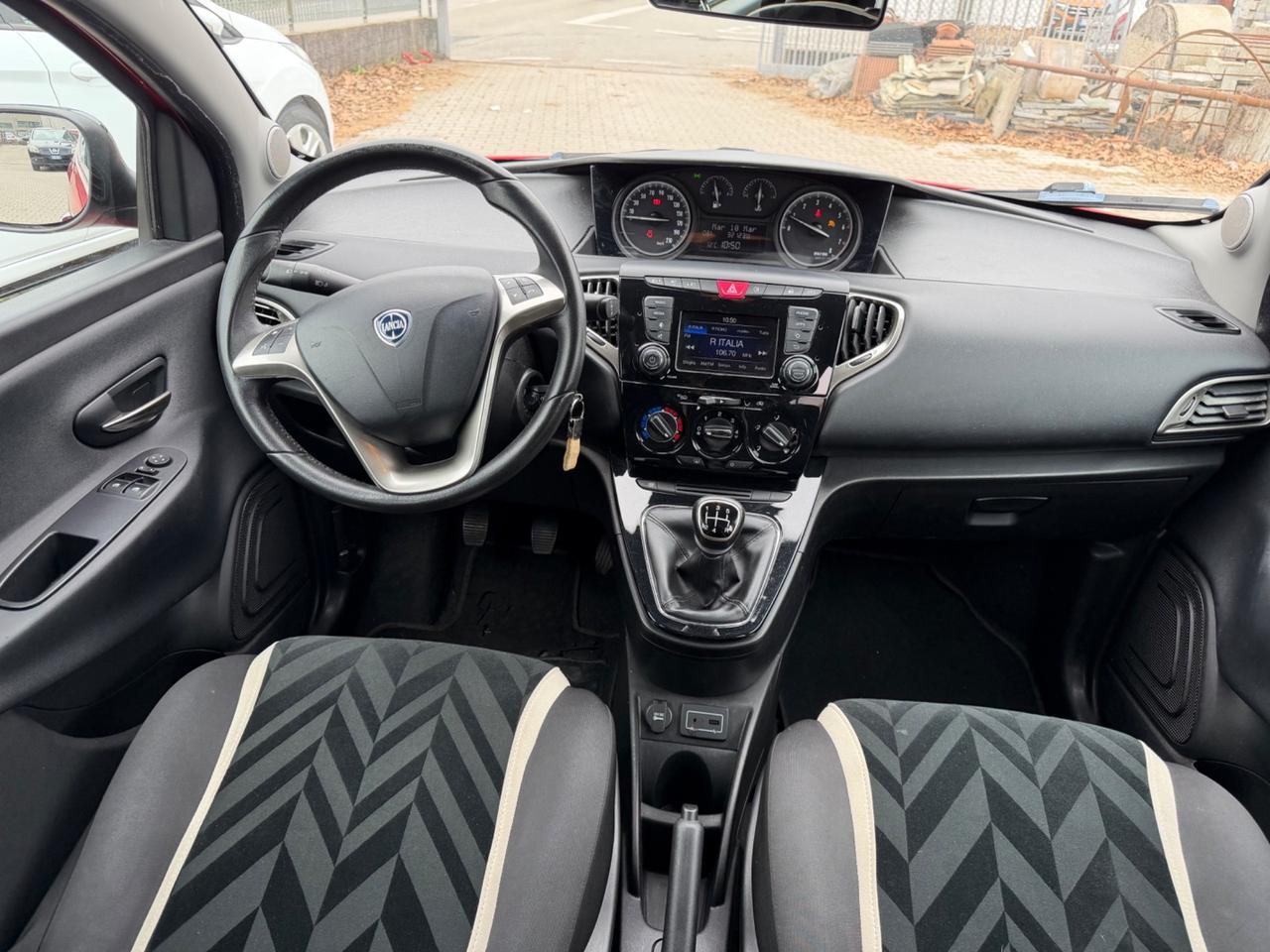 Lancia Ypsilon 1.2 69 CV 5 porte Platinum