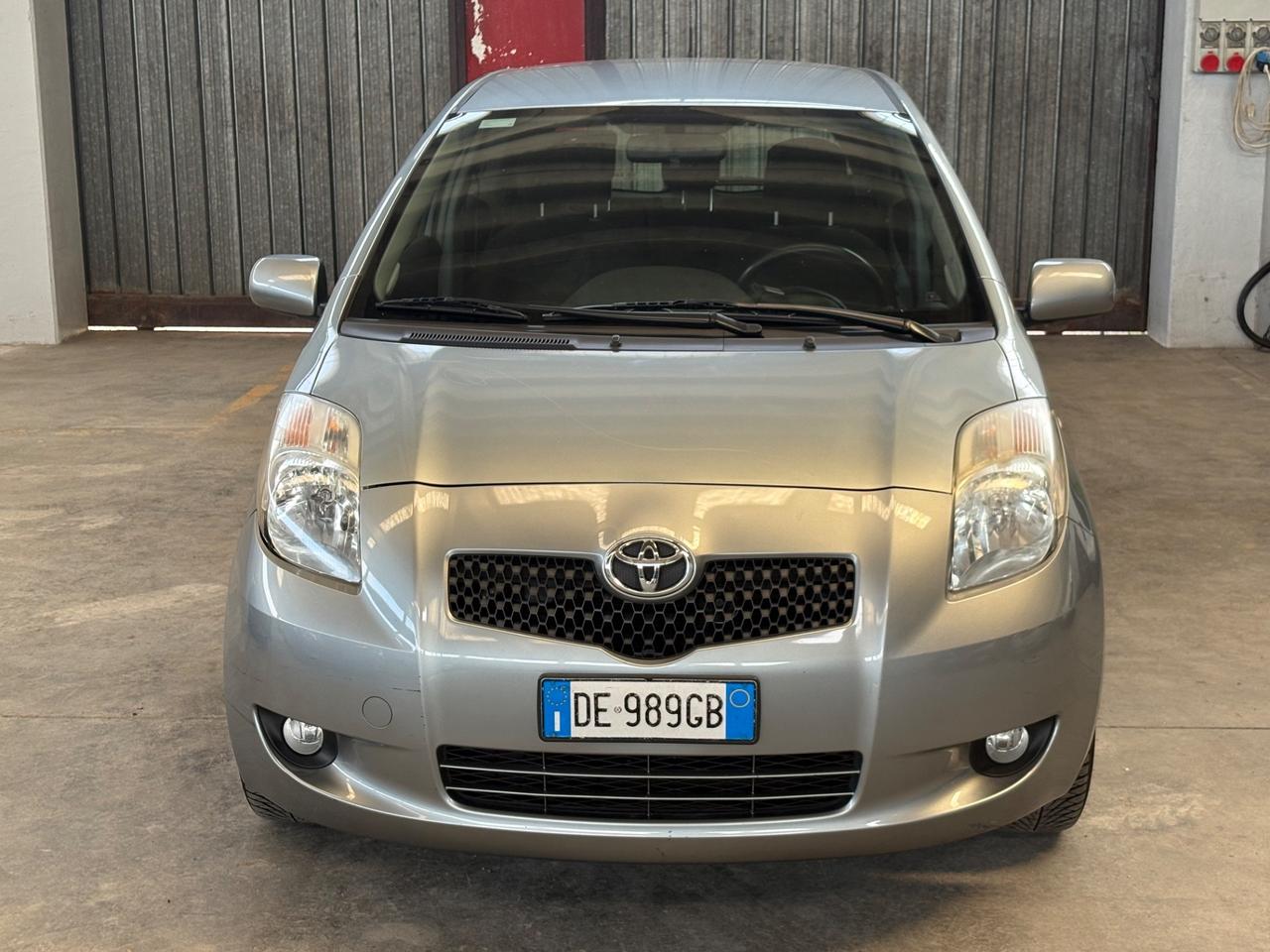 Toyota Yaris 1.0 3 porte Sol