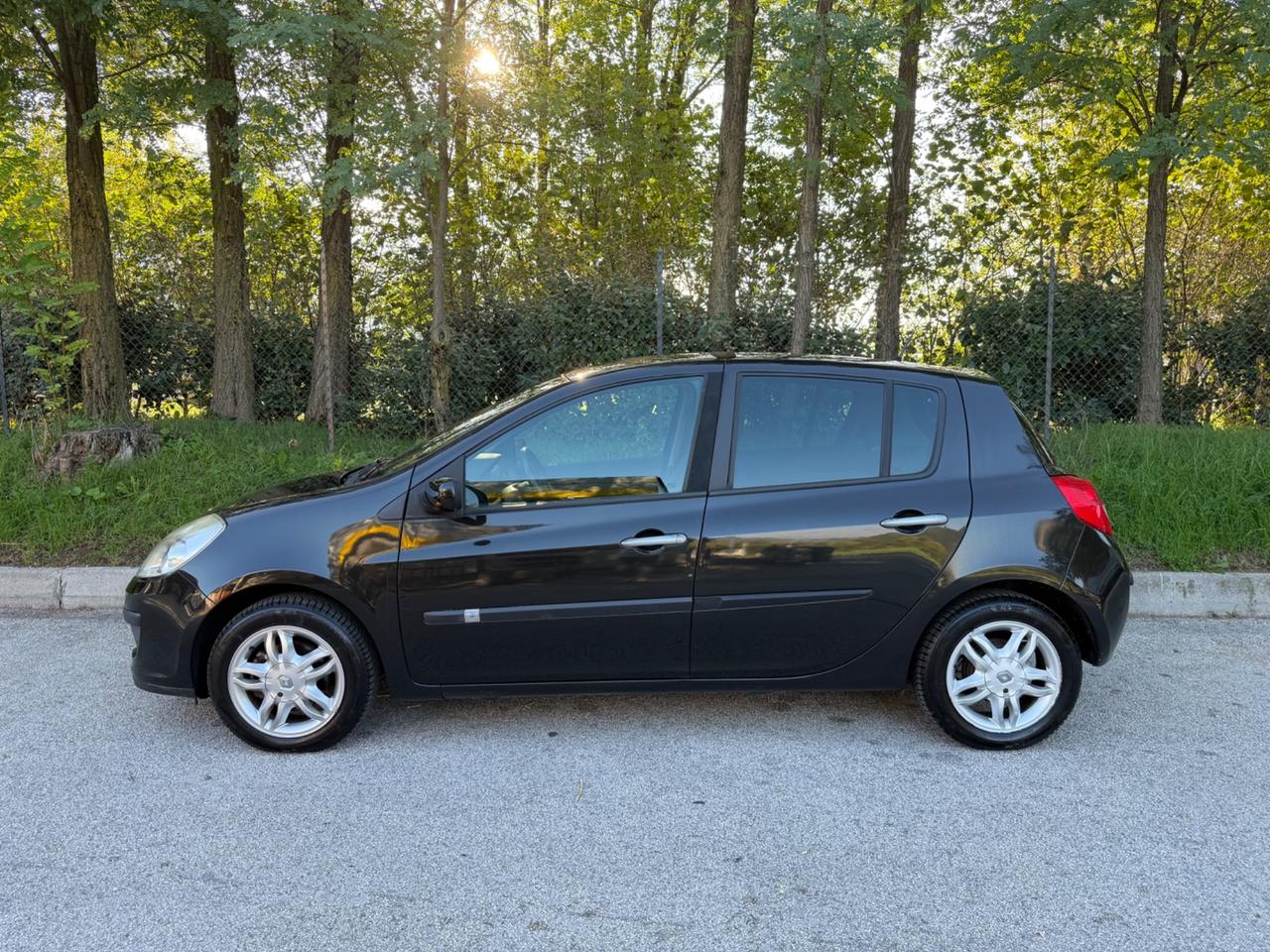 Renault Clio 1.2 16V 5p NEOPATENTATI