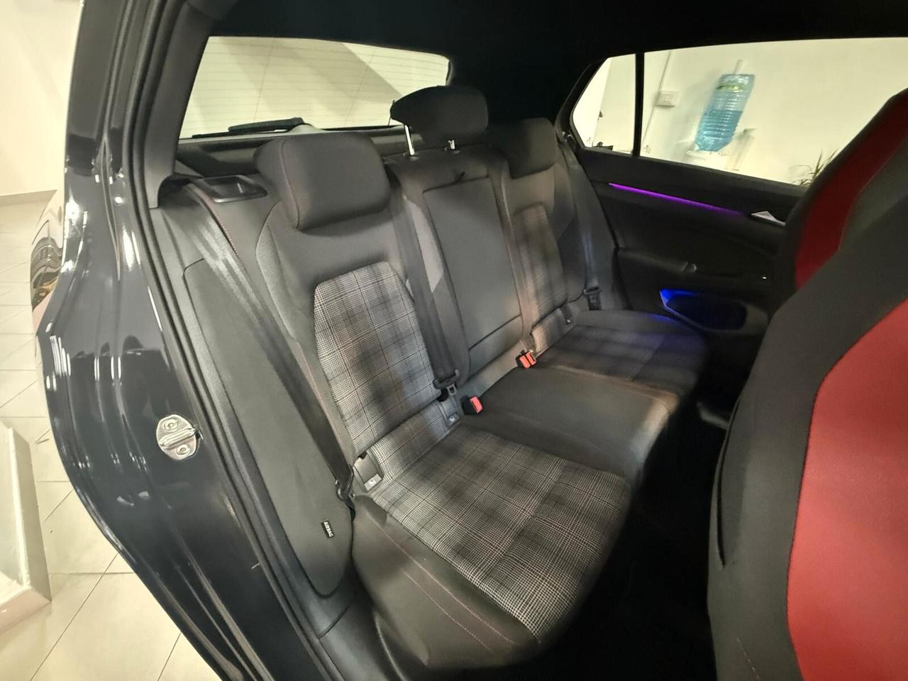 Volkswagen Golf GTI 2.0 TSI DSG