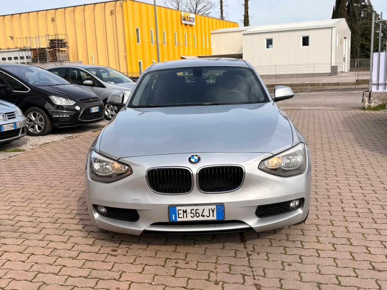 Bmw 116 116d 5p. Urban