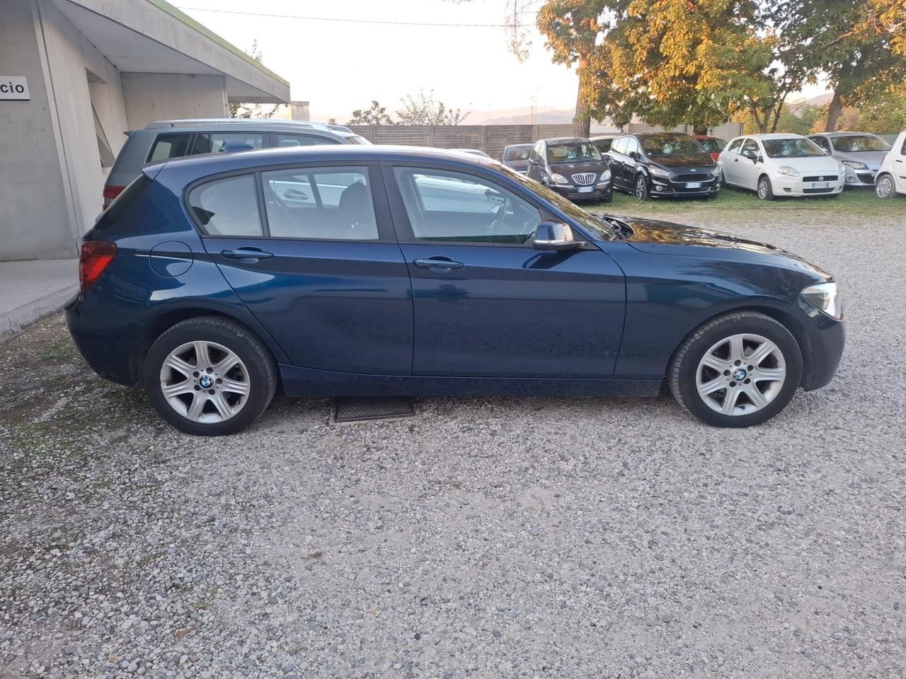 Bmw 114 114d 5p. Unique