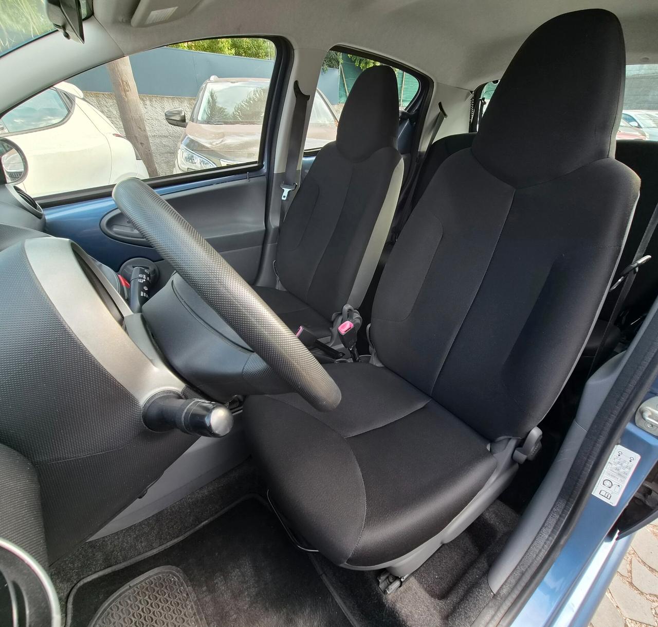 Toyota Aygo 1.0 12V VVT-i 5 porte Sol