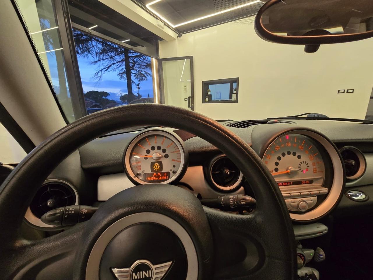 Mini 1.6 16V One (55kW)