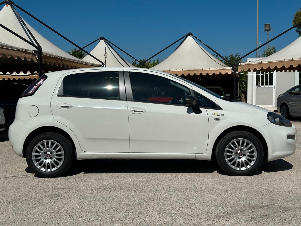 FIAT Punto 1.4 S&S 8V 5 porte Young