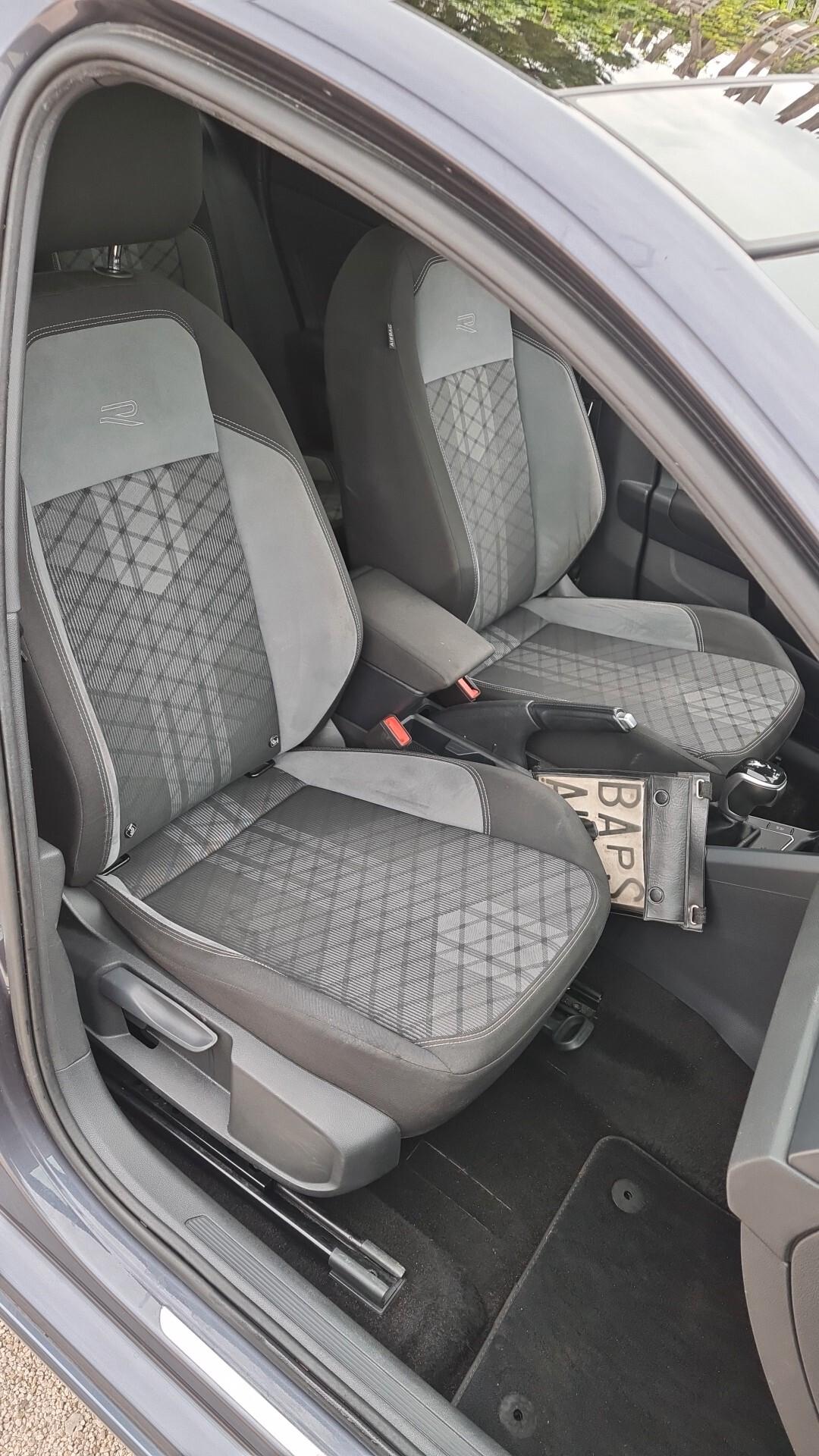 Volkswagen Taigo 1.5 TSI ACT 150 CV DSG R-Line