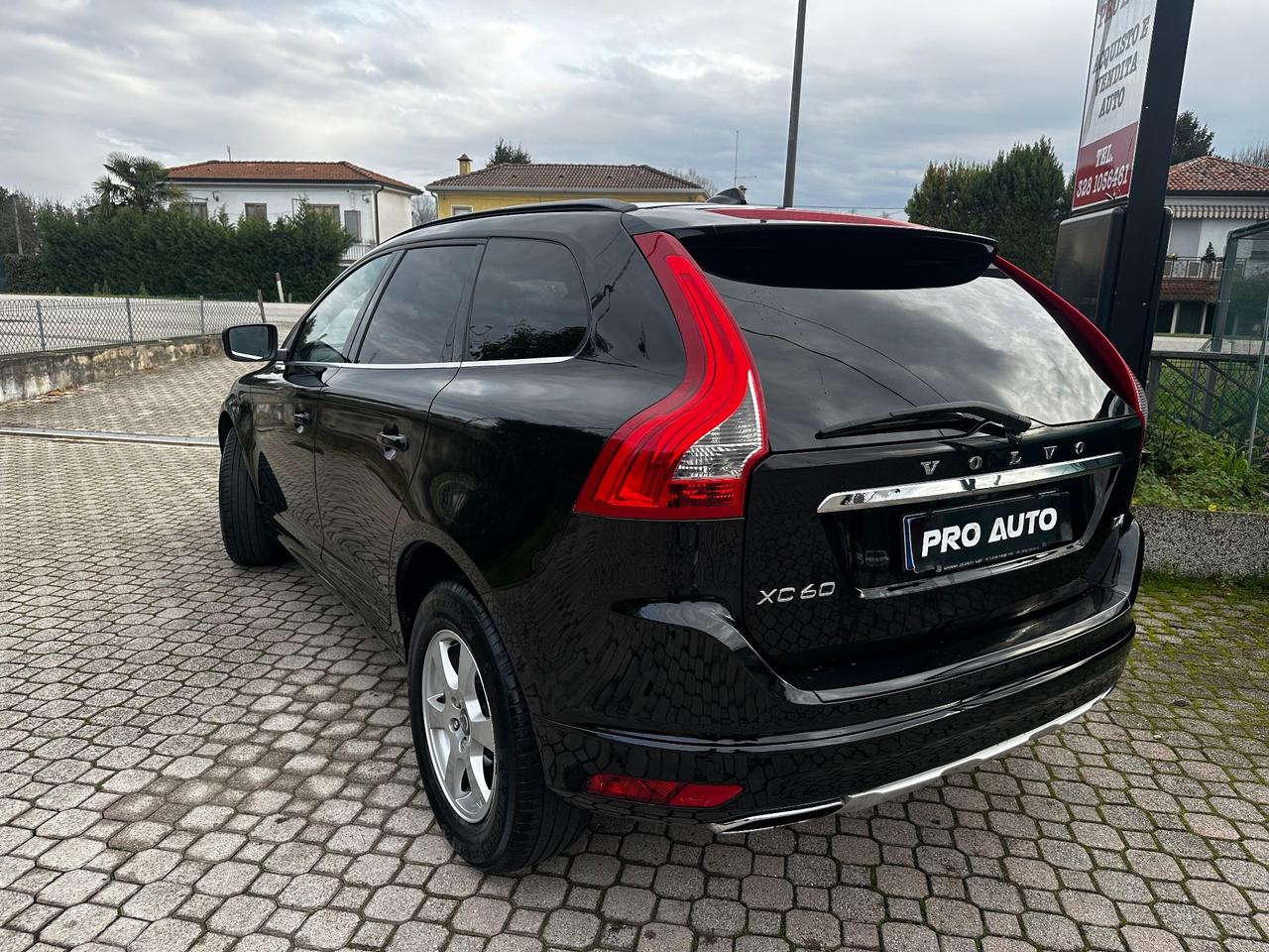 Volvo XC 60 XC60 D4 R-design Momentum EURO6