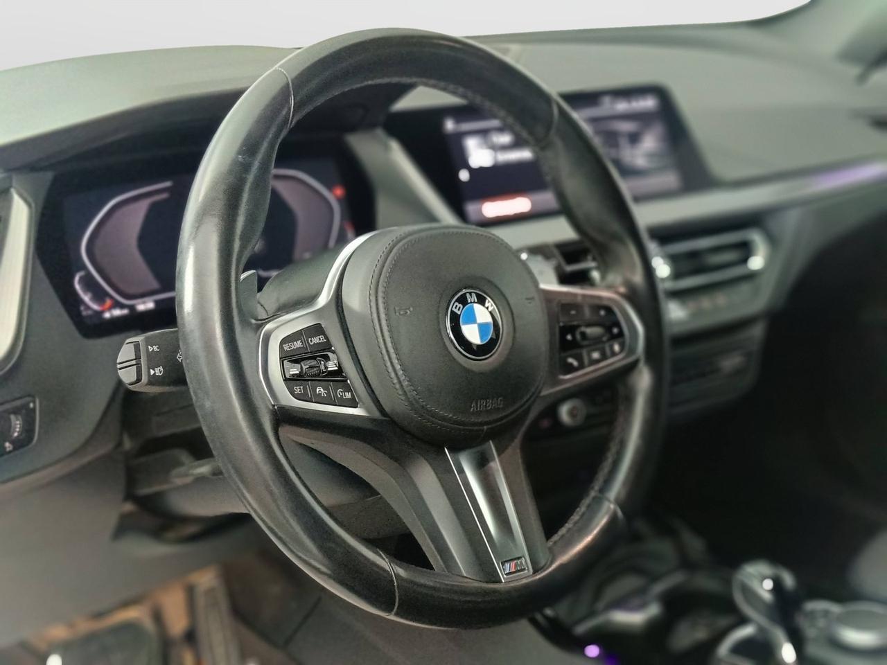 BMW Serie 1 F40 - 118d Msport auto