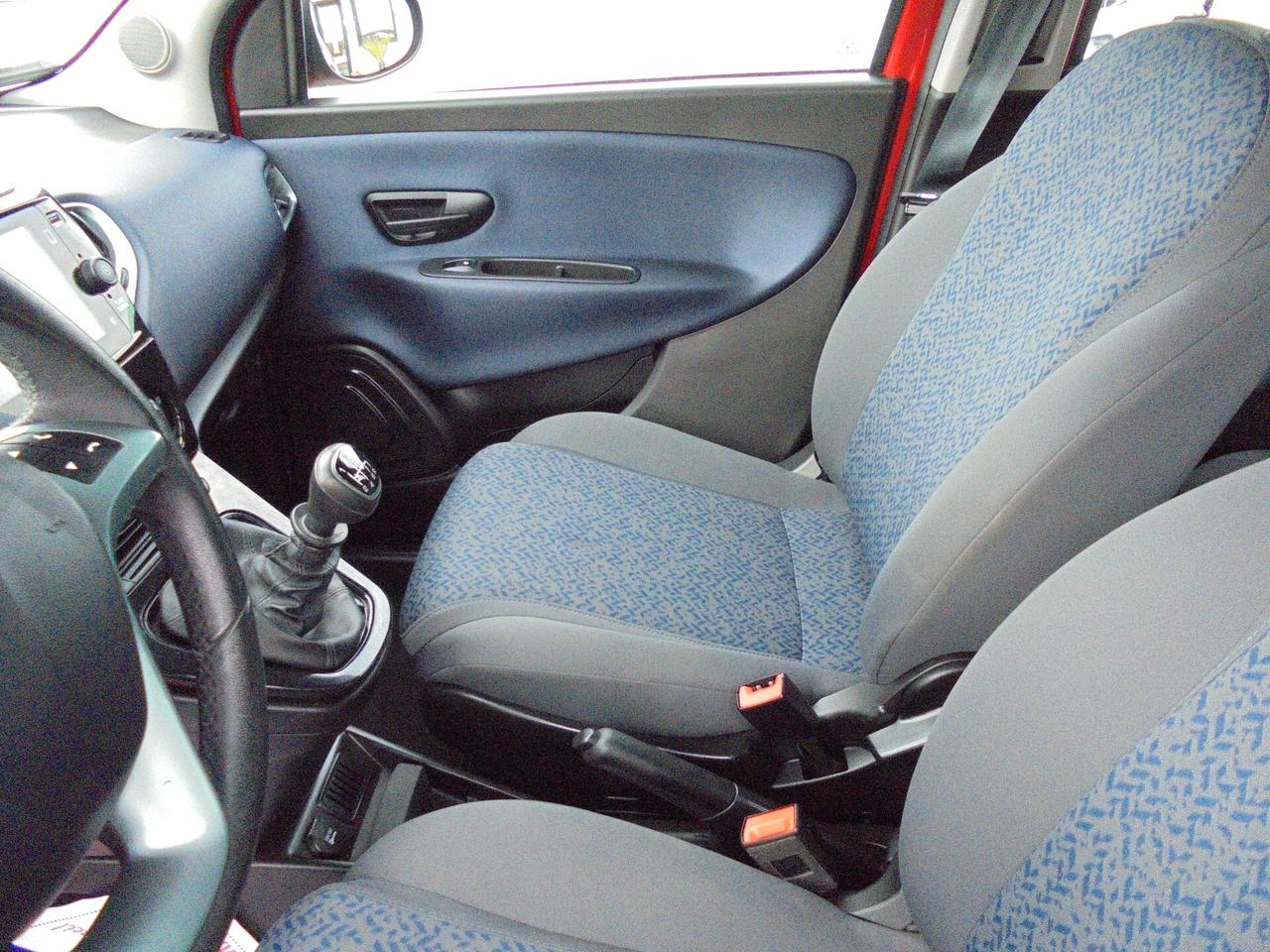 Lancia Ypsilon 1.0 FireFly 5 porte S&S Hybrid Gold