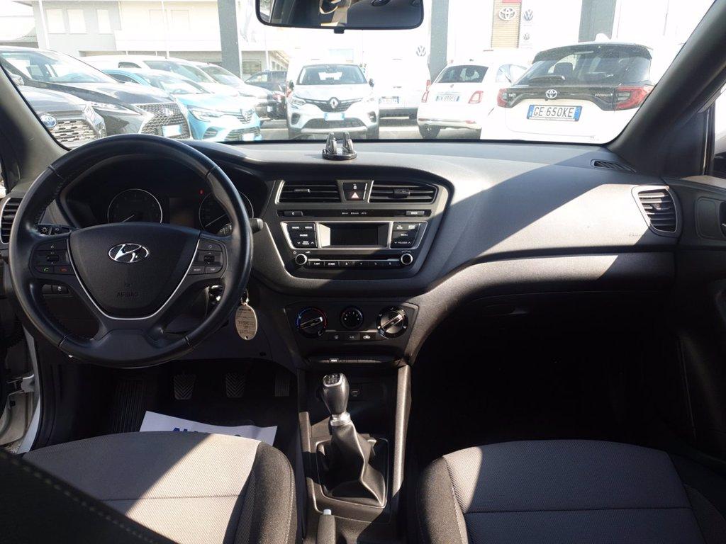 HYUNDAI I20 5p 1.2 blackline 75cv del 2017