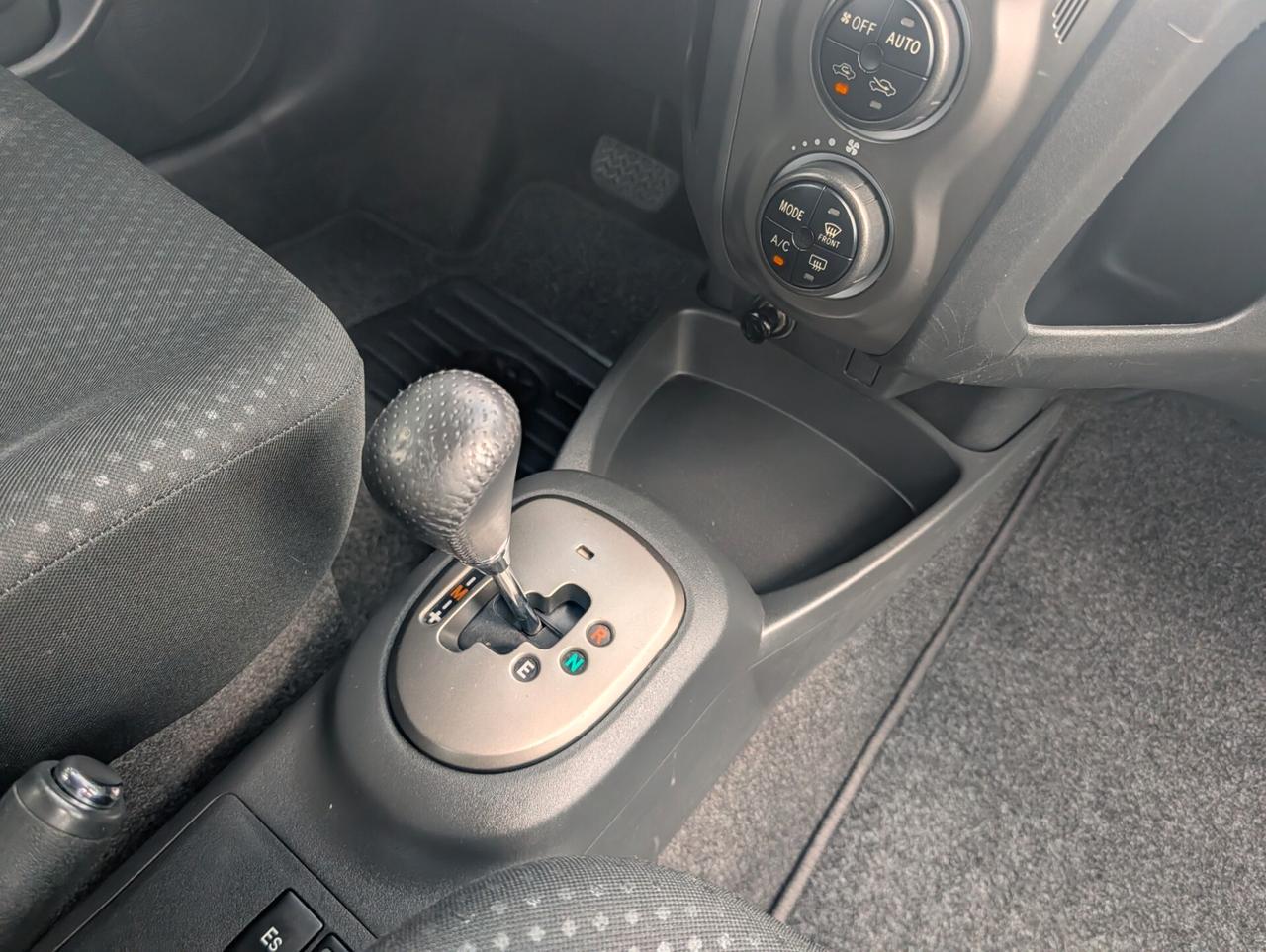 Toyota Yaris 1.3 5 porte M-MT Sol
