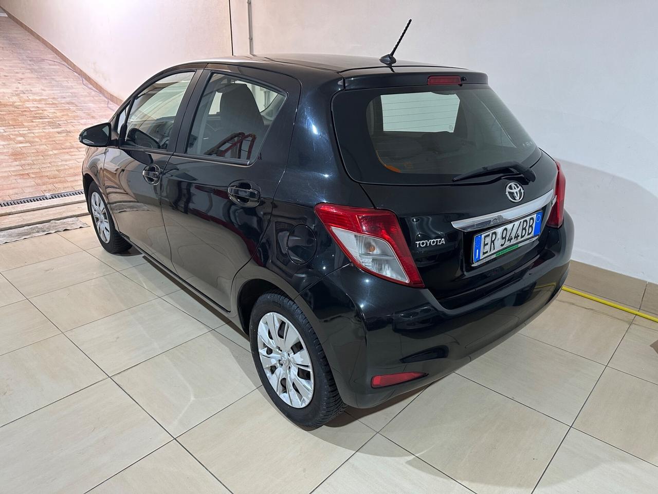 Toyota Yaris 1.0 5 porte Lounge