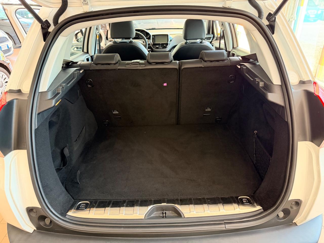 Peugeot 2008 1.2benz 82cv Autom. Gancio Tr