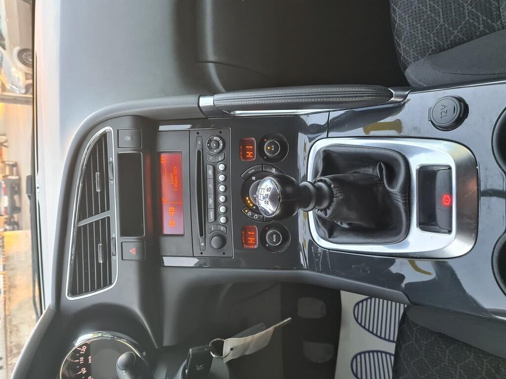 PEUGEOT 3008 1.6 HDi 115CV ANNO 2015 290000KM