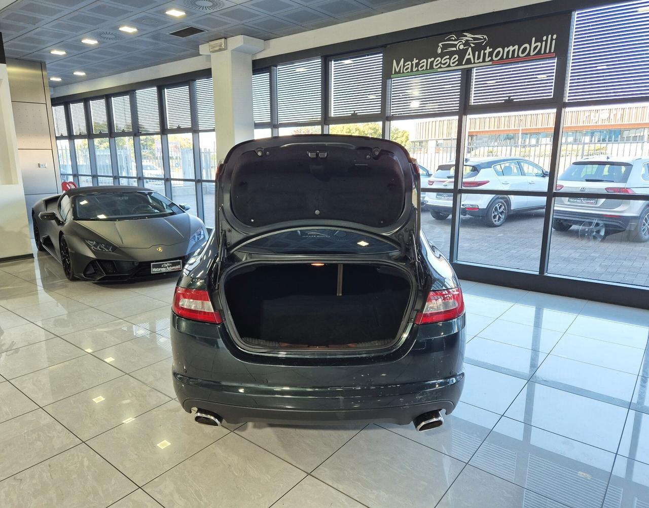 Jaguar XF 3.0d 241cv V6 Pelle Navi Finanziabile