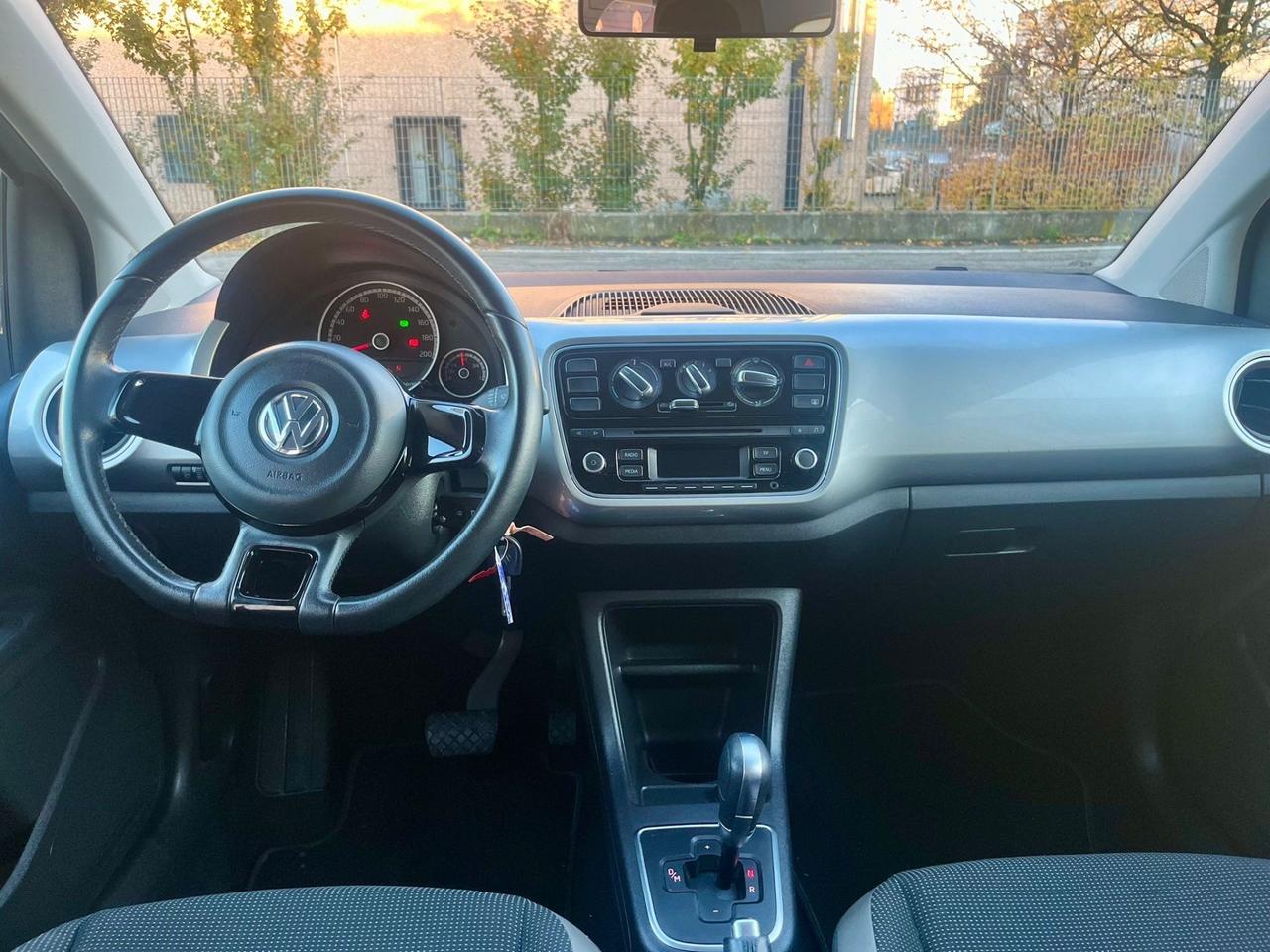 VW Up 1.0benz 2013 153.000km cambio automatico perfetta