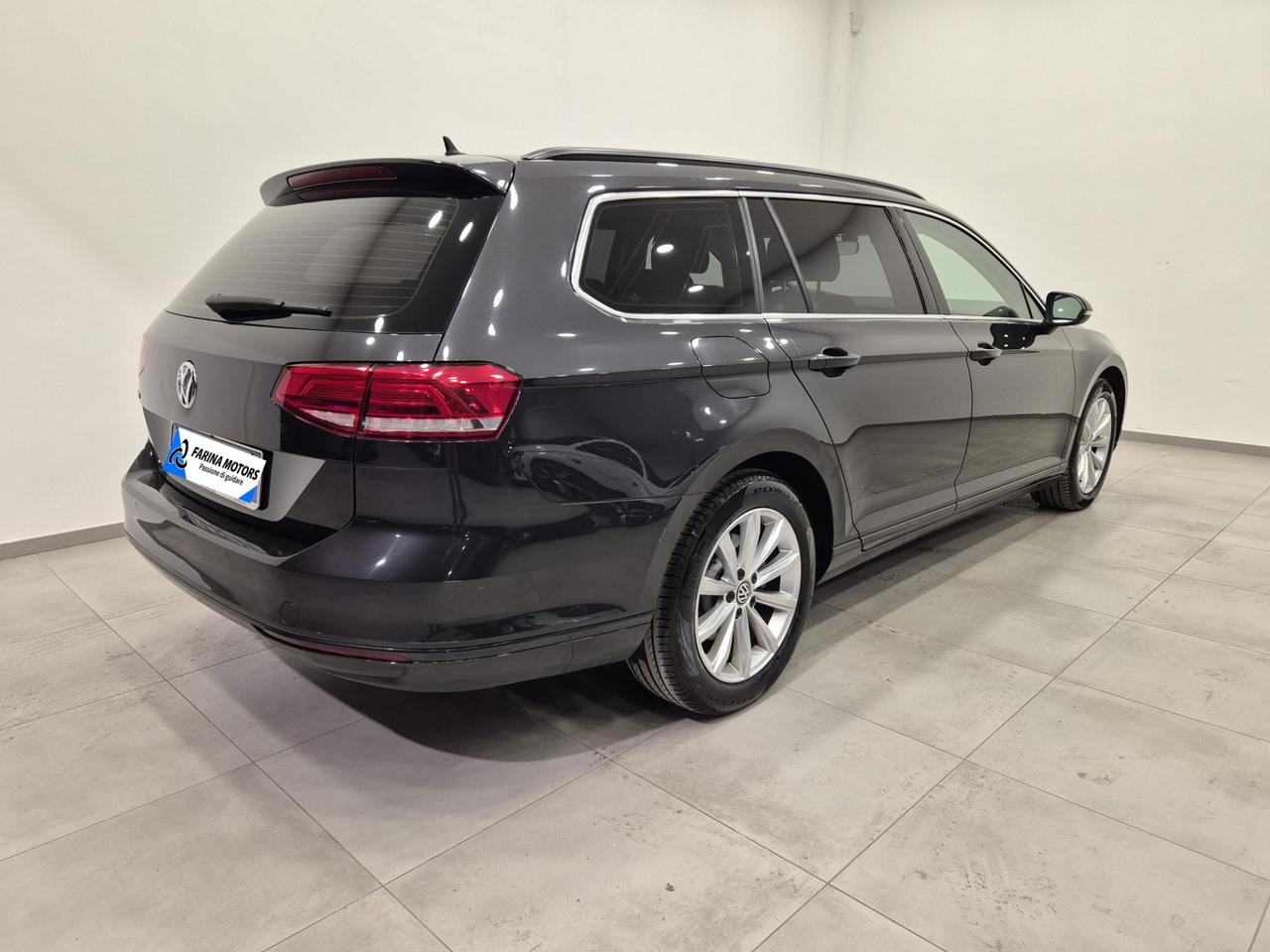 Volkswagen Passat Variant 1.6 TDI Trendline 120cv - Sens. Park. - Bluetooth