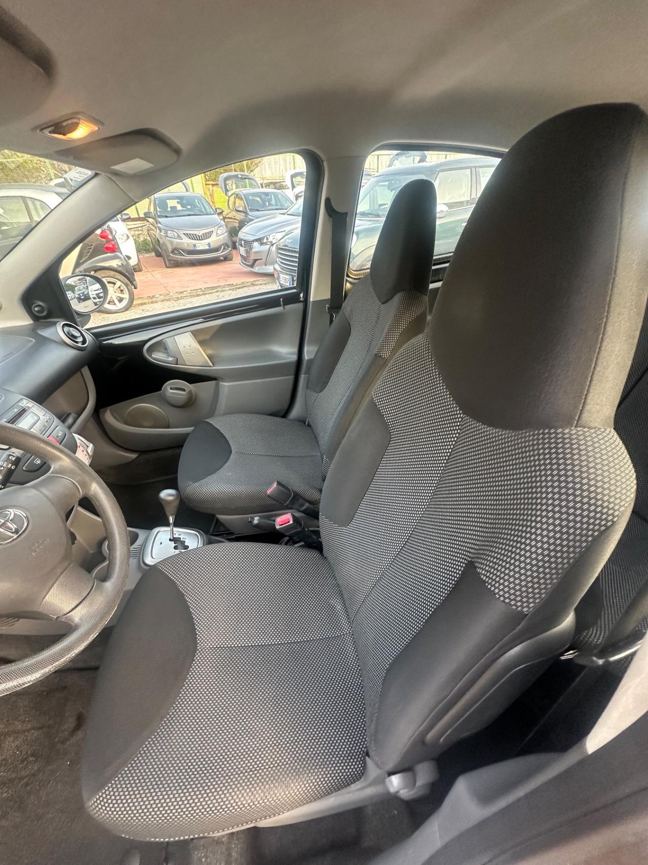 Toyota Aygo 1.0 12V VVT-i 5 porte Lounge MMT