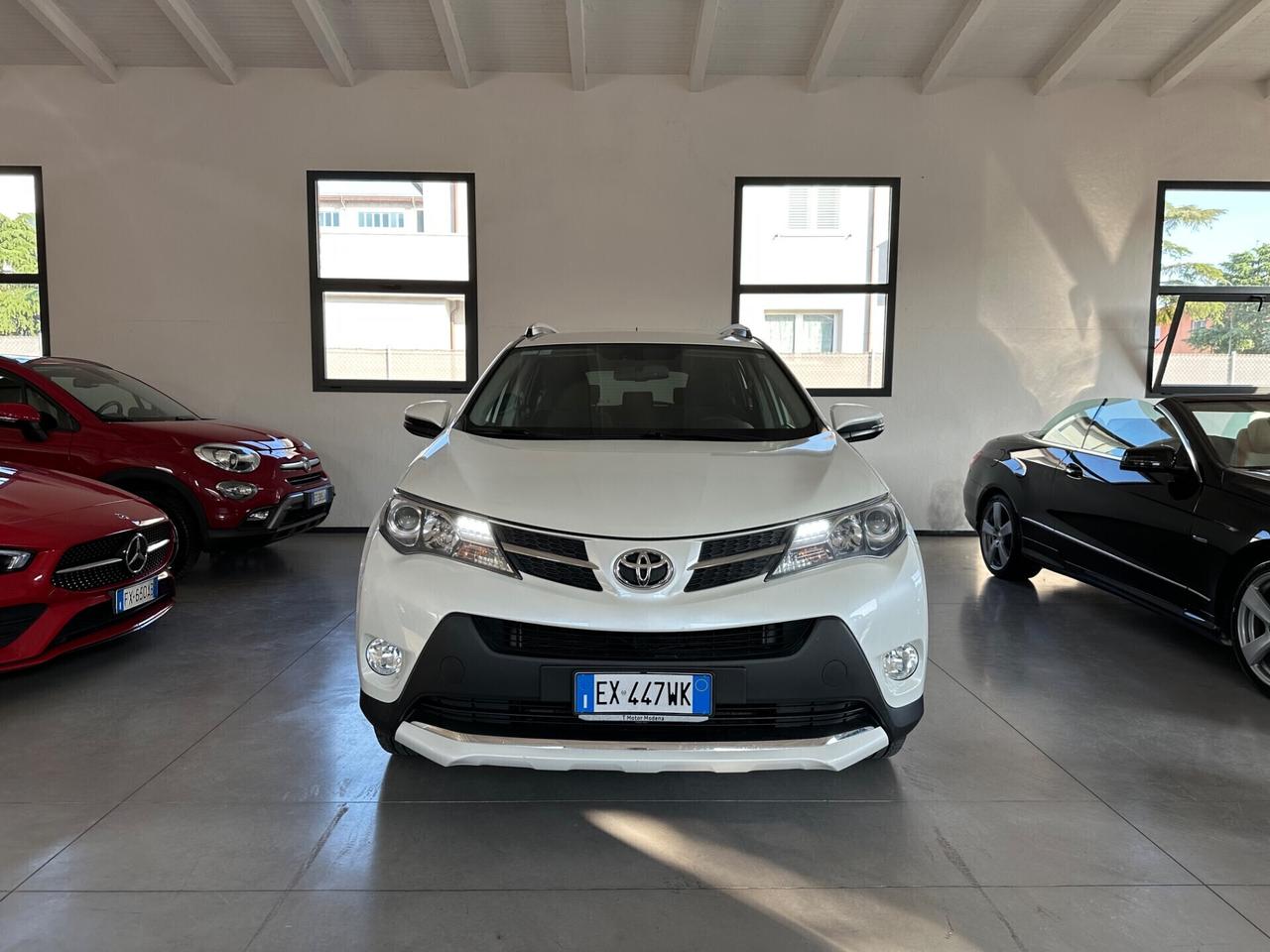 Toyota RAV 4 RAV4 2.0 D-4D 2WD Style White Ed.