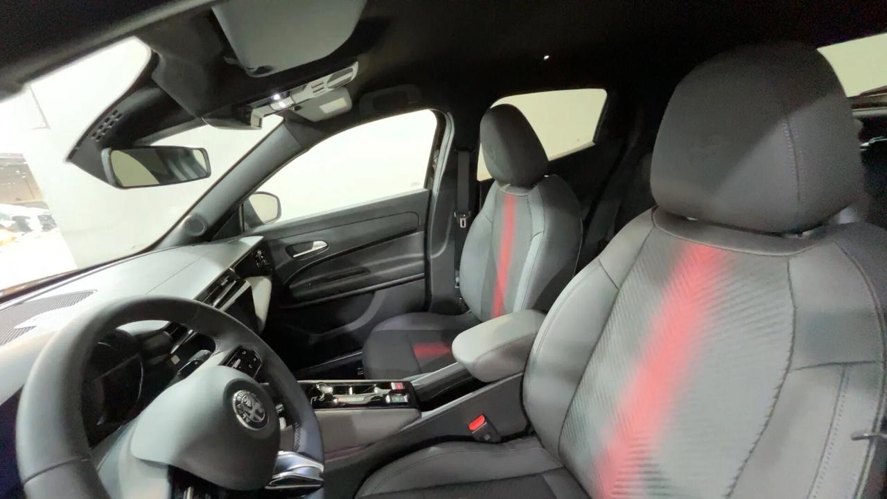 Alfa Romeo Junior Speiale 1.2 145 CV Hybrid