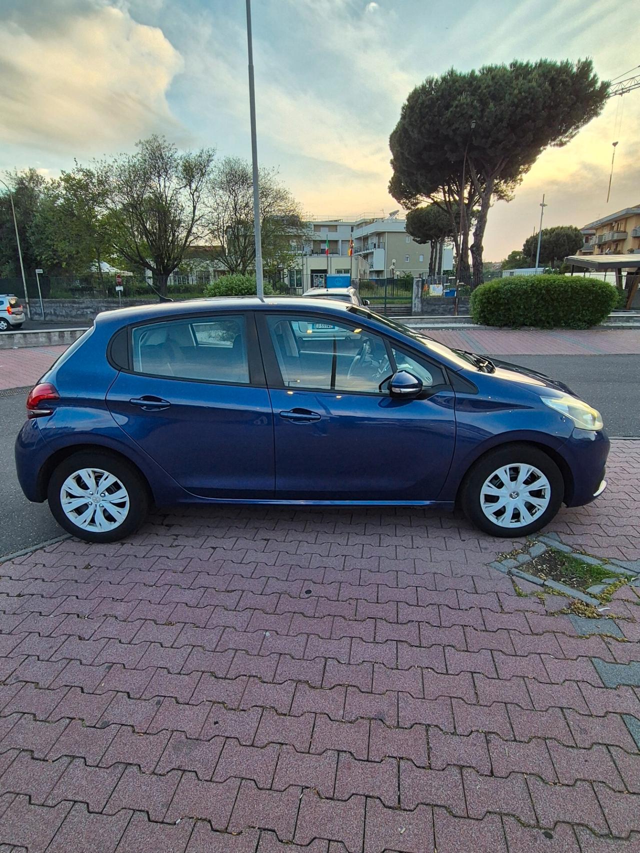 Peugeot 208 BlueHDi 75 3 porte Active