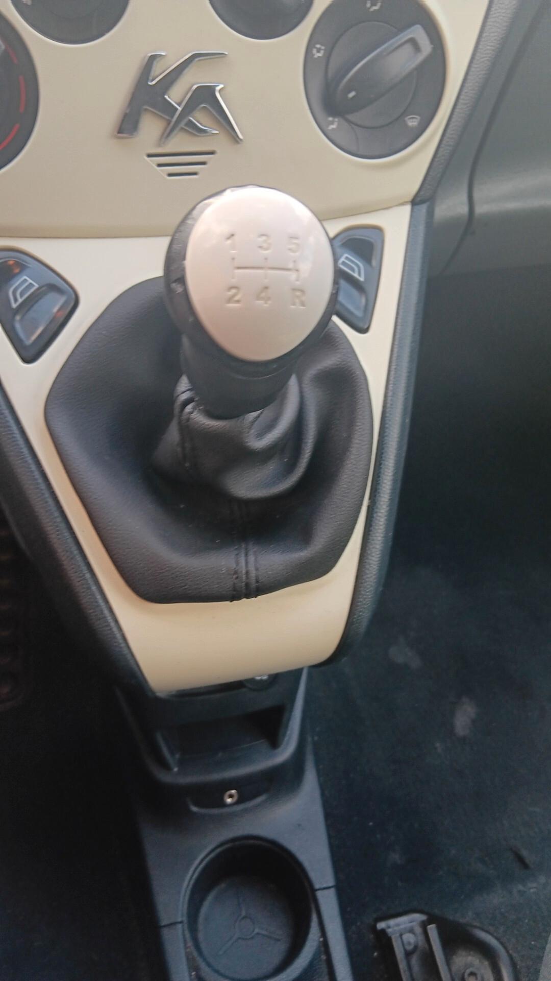 Ford Ka 1.2 8V 69CV Titanium