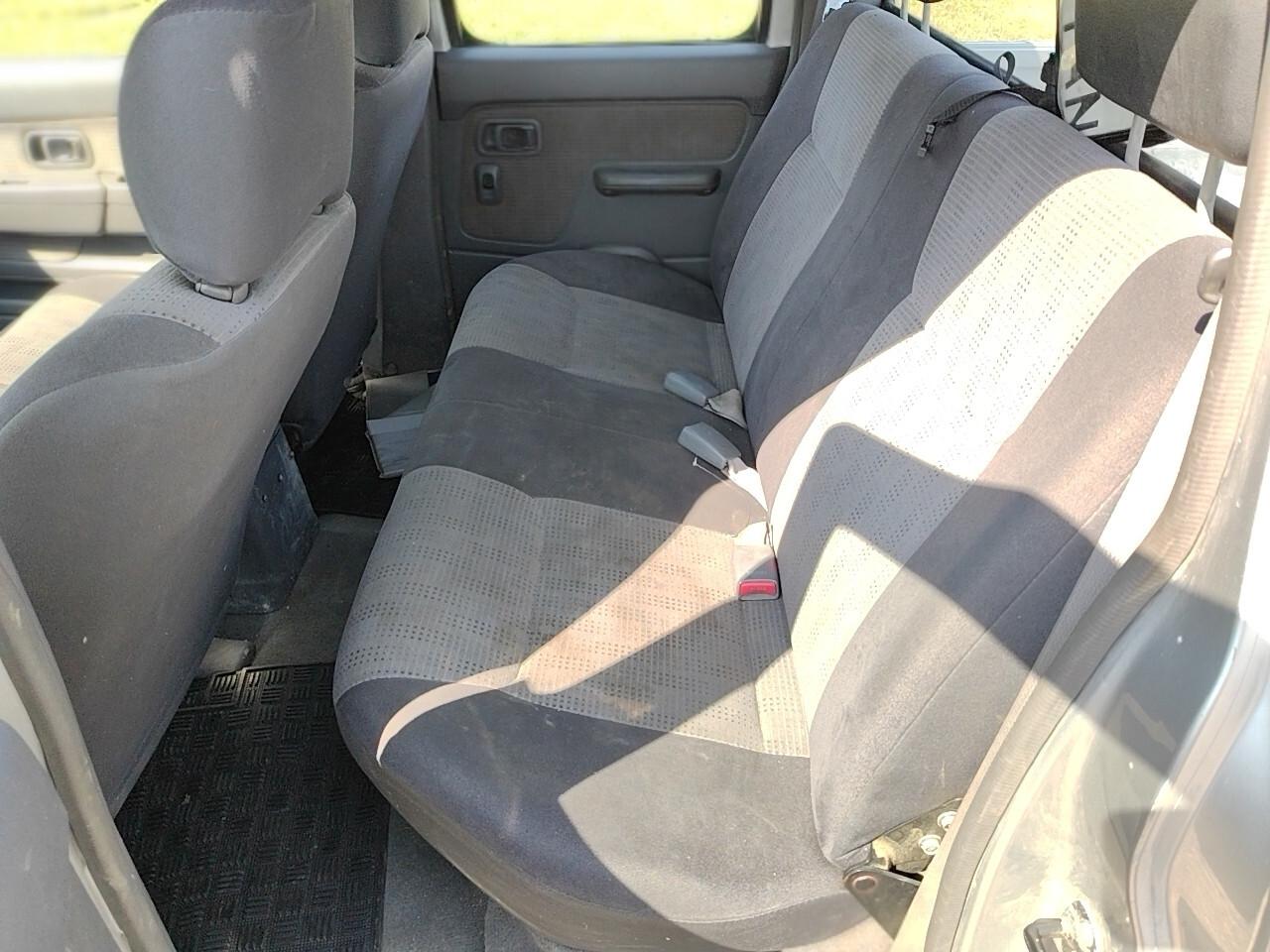 Nissan Navara Double Cab 2.5 td 133cv